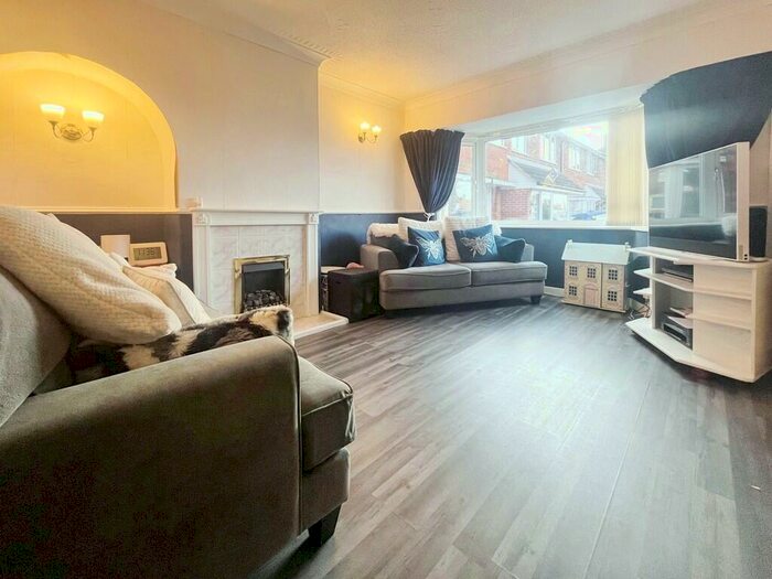 3 Bedroom End Of Terrace House For Sale In Leighton Close, Great Barr, B43