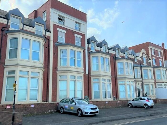 2 Bedroom Flat To Rent In Kittiwake House, Promenade, Whitley Bay, NE26