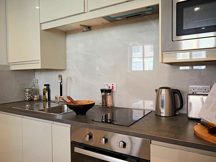 1 Bedroom Flat To Rent In The Headrow, Leeds, LS1