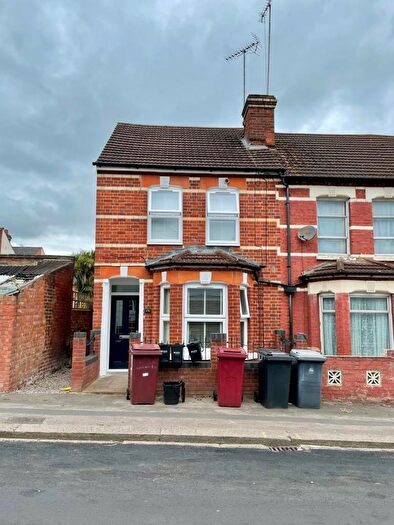 Flat To Rent In Elm Park Road, Reading, RG30