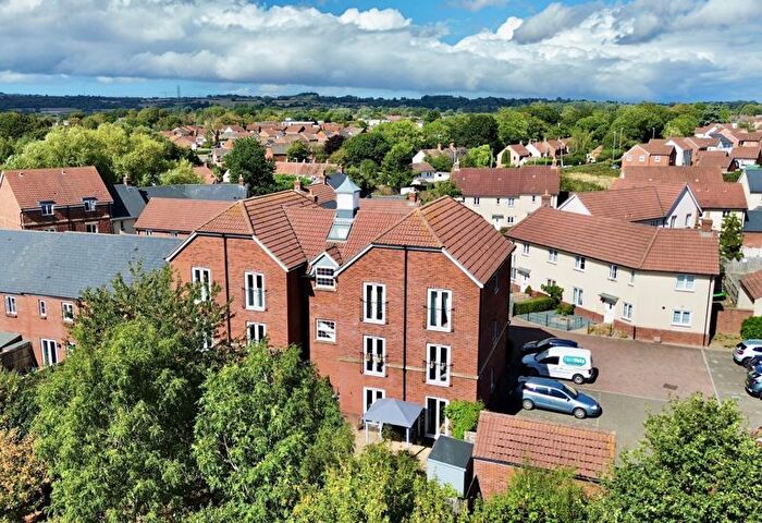 2 Bedroom Flat For Sale In Canal View, Taunton, TA2