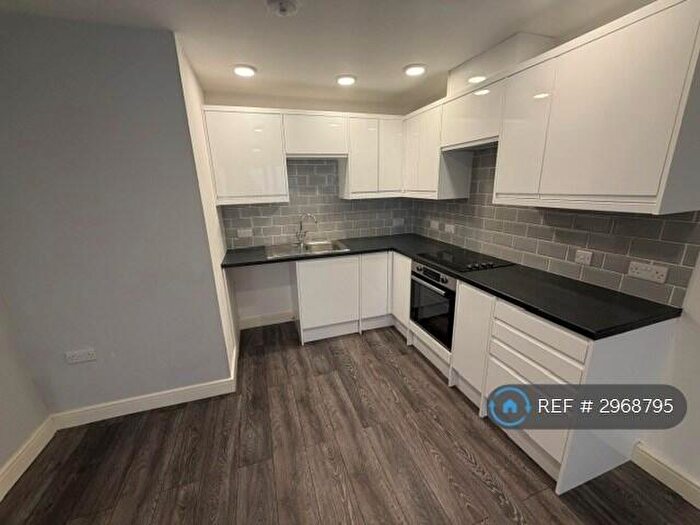 2 Bedroom Flat To Rent In Dorking Crescent, Cosham, PO6