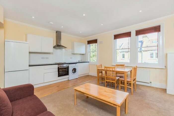 2 Bedroom Flat To Rent In Sterndale Road, Brook Green, London, W14