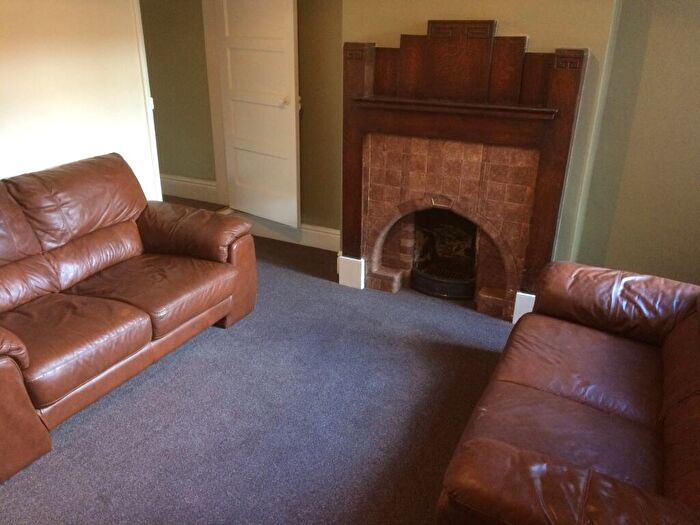 4 Bedroom House To Rent In Hollis Road, Coventry, CV3