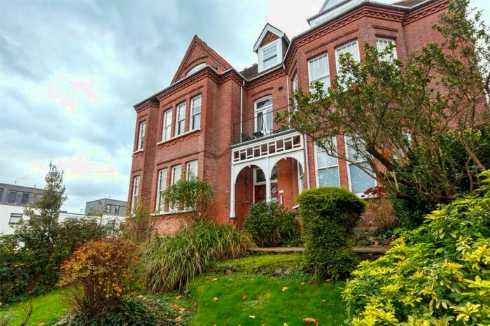 2 Bedroom Apartment To Rent In Shepherds Hill, Highgate, London, N6