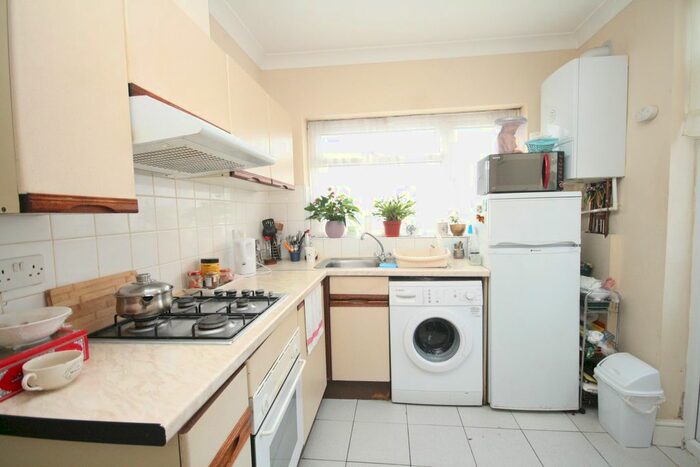 2 Bedroom Flat To Rent In Carlingford Road, London, N15