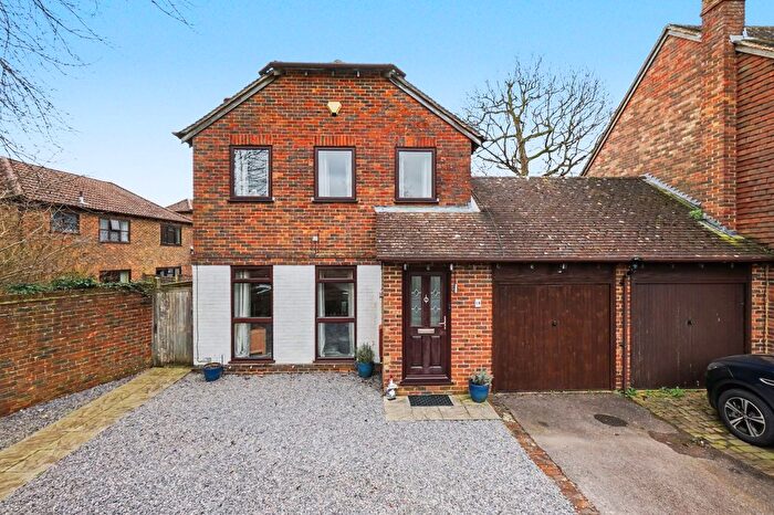 3 Bedroom Detached House For Sale In Forestdale Road, Chatham, ME5