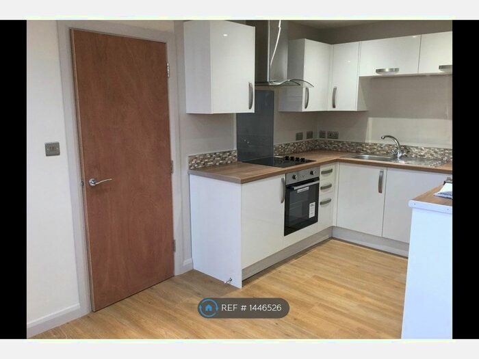 2 Bedroom Flat To Rent In Church Street, Ripley, Derbyshire, DE5