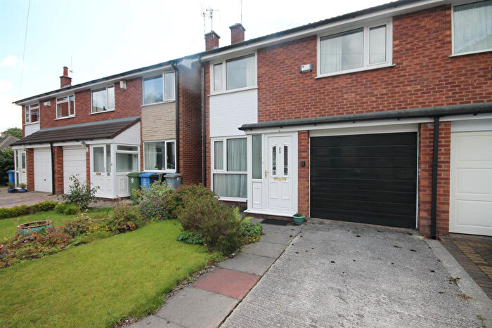 3 Bedroom Semi-Detached House To Rent In Briar Close, Urmston, M41