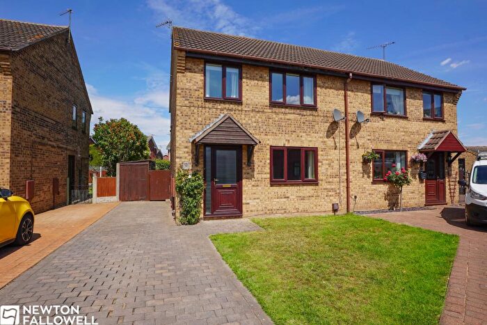 3 Bedroom Semi-Detached House For Sale In Lindrick Court, Retford, DN22
