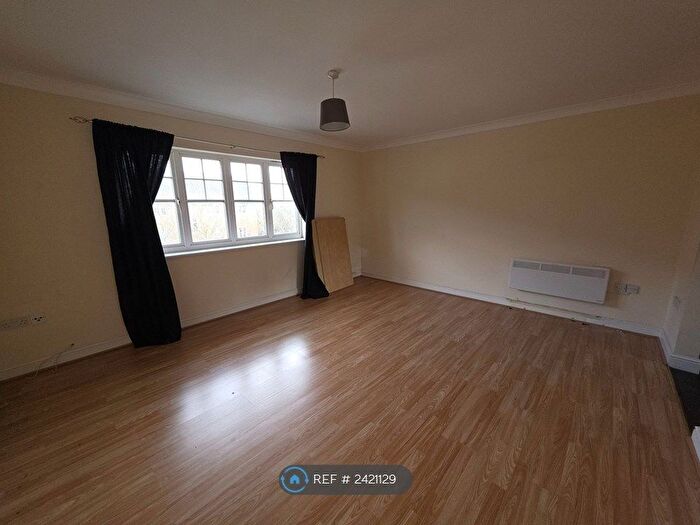 2 Bedroom Flat To Rent In Caspian Way, Purfleet, RM19