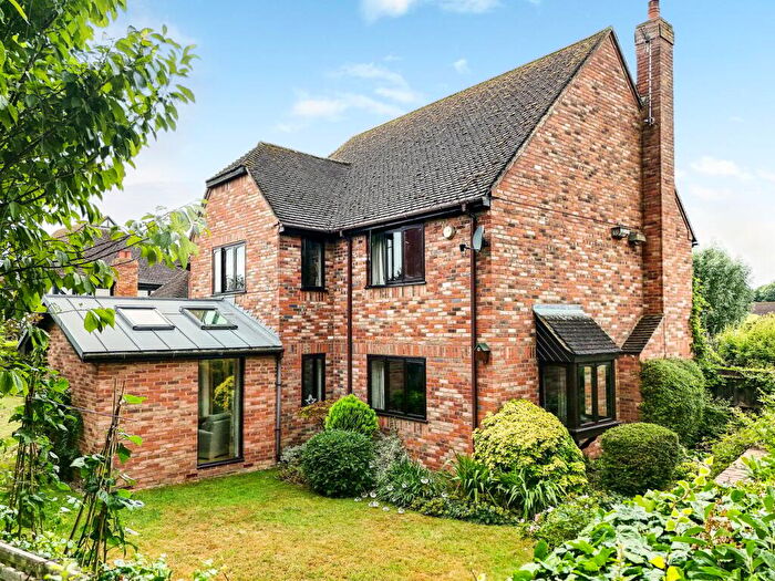 4 Bedroom Detached House For Sale In Boulters Lock, Giffard Park, Milton Keynes, MK14