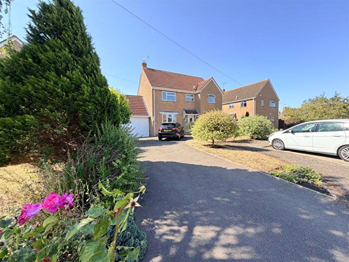 4 Bedroom Detached House For Sale In Banady Lane, Stoke Orchard, Cheltenham, GL52