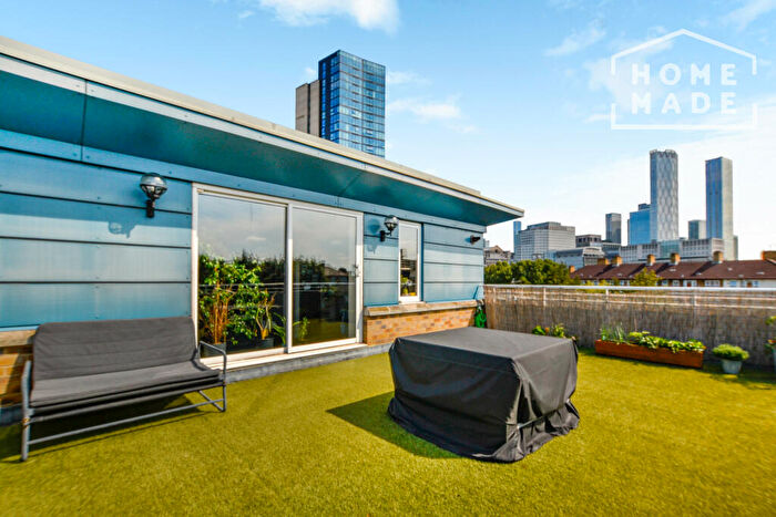 2 Bedroom Flat To Rent In Grenade Street, E14