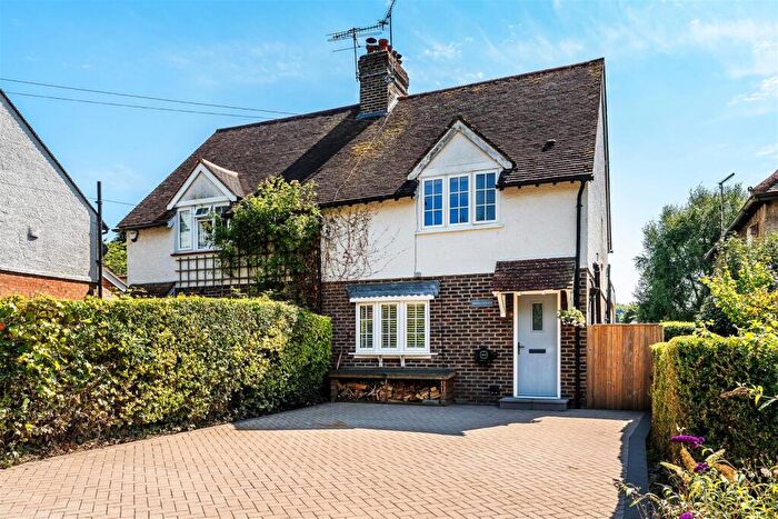 3 Bedroom Semi-Detached House For Sale In Ridlands Lane, Limpsfield Chart, RH8