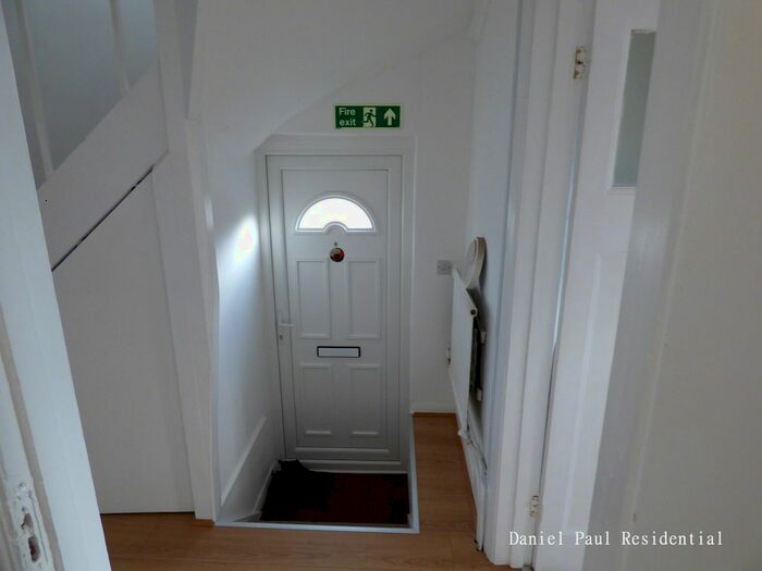 3 Bedroom Maisonette To Rent In Bramley Road, London, W5