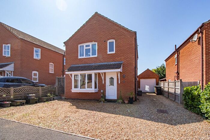 3 Bedroom Detached House For Sale In Pakenham Drive, Dersingham, King's Lynn, Norfolk, PE31
