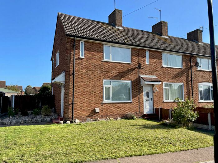 2 Bedroom End Of Terrace House To Rent In Willow Crescent, Auckley, Doncaster, DN9