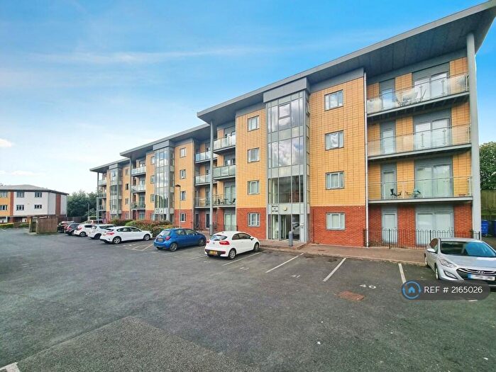 2 Bedroom Flat To Rent In Bolton Road, Blackburn, BB2