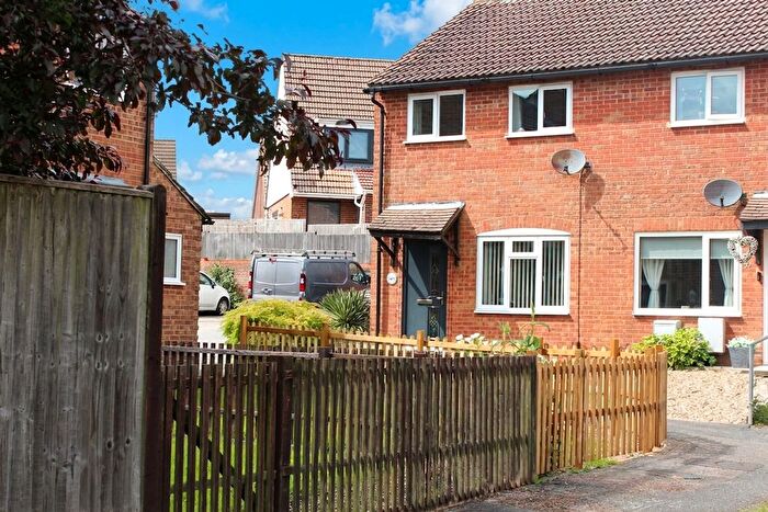 3 Bedroom Terraced House For Sale In Hawks Way, Ashford, TN23