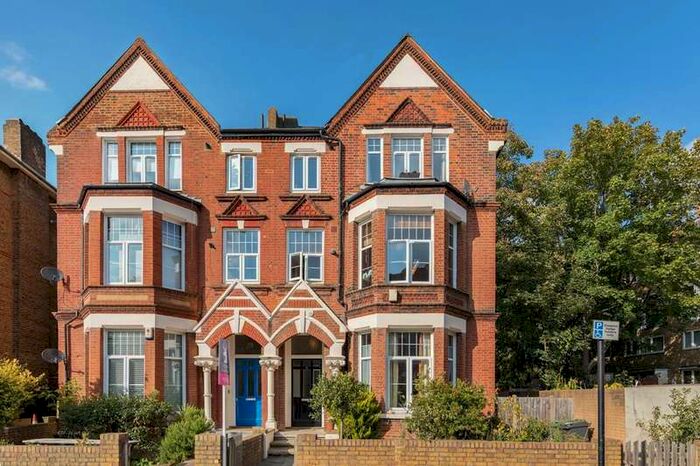 2 Bedroom Flat To Rent In Tierney Road, Streatham Hill, SW2