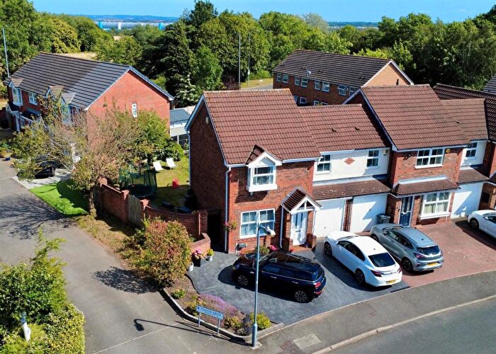 3 Bedroom End Of Terrace House For Sale In Chater Drive, Walmley, Sutton Coldfield, B76