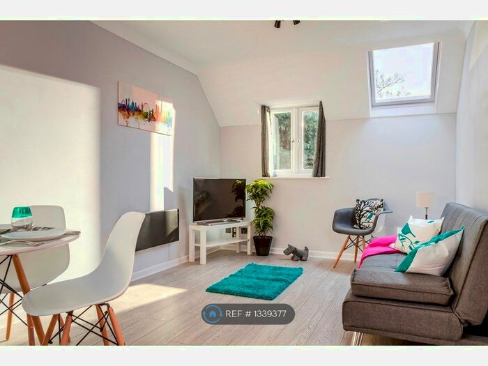 2 Bedroom Flat To Rent In Mill Court, Braintree, CM7