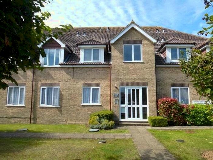 2 Bedroom Flat To Rent In Honeycrag Close, Polegate, East Sussex, BN26