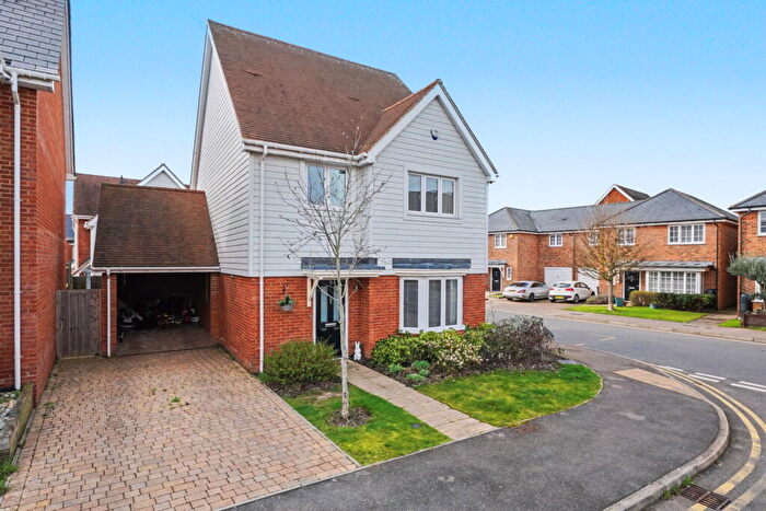 4 Bedroom Detached House For Sale In Matthews Close, Snodland, ME6