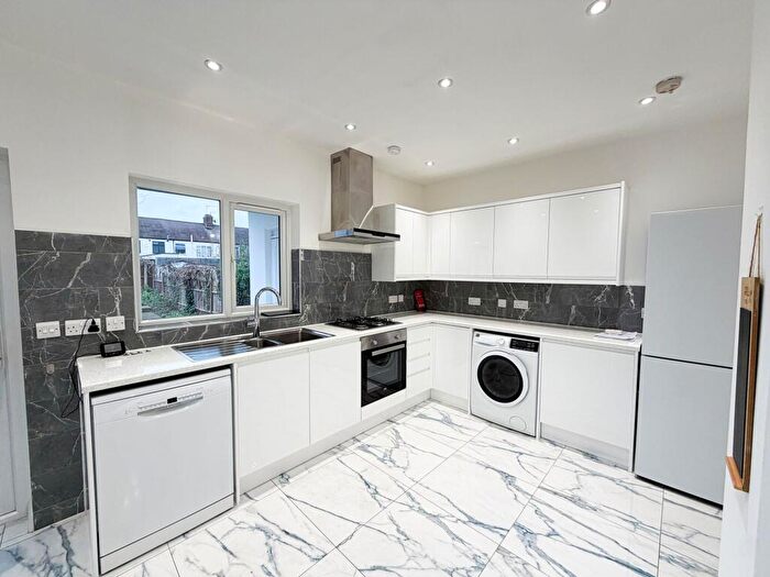 4 Bedroom Terraced House To Rent In Sanderstead Road, London, E10