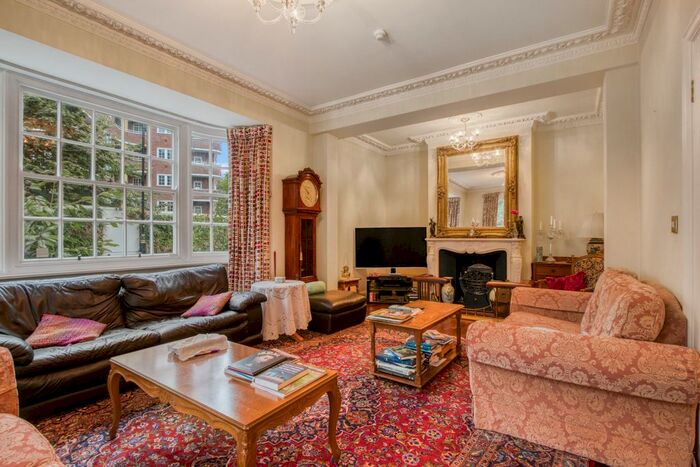 5 Bedroom Property To Rent In Eaton Terrace, London, SW1W