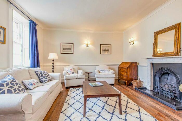 3 Bedroom House To Rent In High Street, Woodstock, OX20