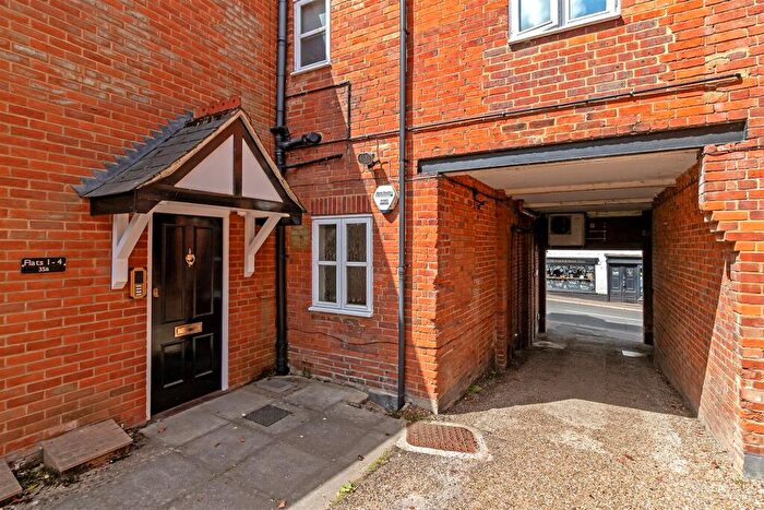 2 Bedroom Flat To Rent In High Street, Wheathampstead, St. Albans, AL4