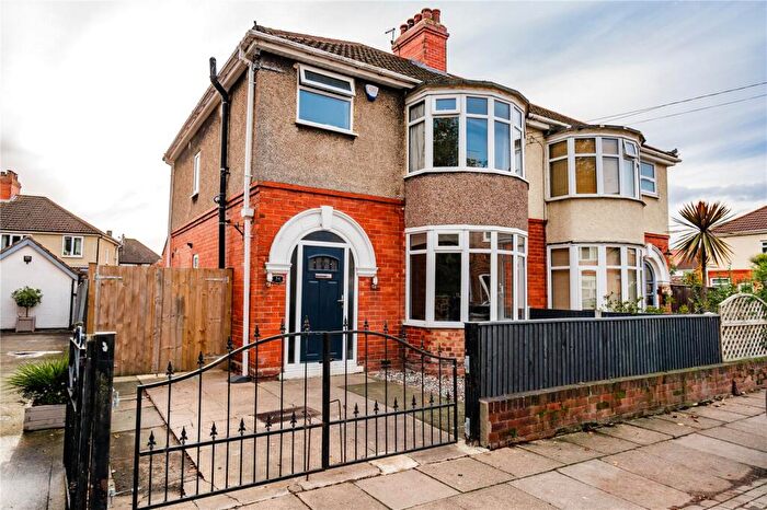 3 Bedroom Semi Detached House For Sale In Compton Drive, Grimsby, Lincolnshire, DN34