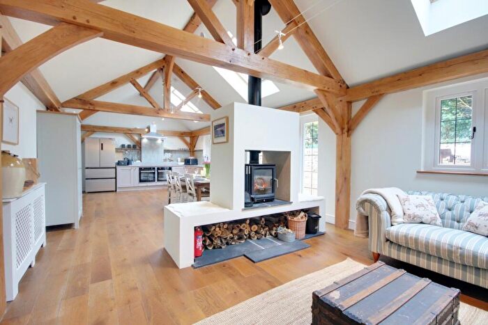 3 Bedroom Cottage For Sale In Lester Square, Burley, Ringwood, BH24