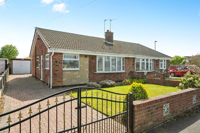 2 Bedroom Semi-Detached Bungalow For Sale In Moorfield Drive, Armthorpe, Doncaster, DN3