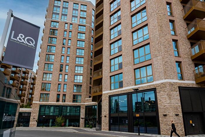 2 Bedroom Flat To Rent In Capital Interchange Way, Brentford, TW8