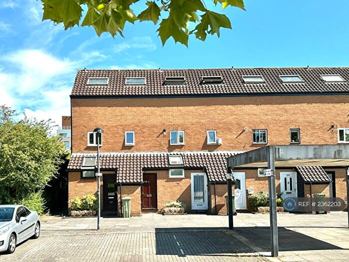 1 Bedroom Maisonette To Rent In North Row, Milton Keynes, MK9