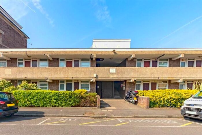 1 Bedroom Flat To Rent In Landsdowne Way, London, SW8