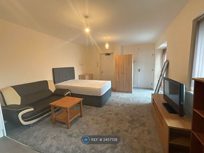 Studio To Rent In Burlington Court, Slough, SL1