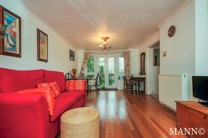 1 Bedroom Maisonette To Rent In Greenways, Westwood Hill, Sydenham, SE26