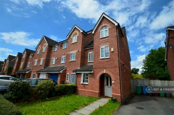3 Bedroom End Of Terrace House To Rent In New Barns Avenue, Manchester, M21