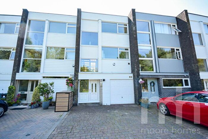 3 Bedroom Town House For Sale In Bollin Mews, Prestbury, SK10
