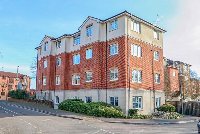 2 Bedroom Flat For Sale In Knepp House, Kennedy Road, Horsham, RH13