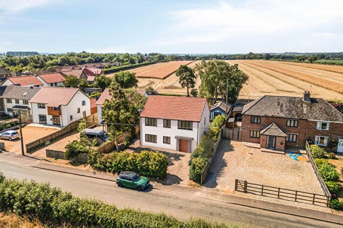 4 Bedroom House For Sale In Bungalow With Studio Annexe In Syderstone With Planning Consent For Detached Four/Five Bedroom House, PE31