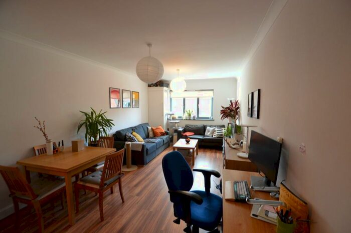 1 Bedroom Flat To Rent In Leamington Court, Leamington Avenue, Walthamstow, E17