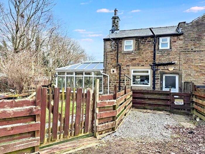 1 Bedroom Semi Detached House For Sale In Commercial Road, Skelmanthorpe, Huddersfield, HD8