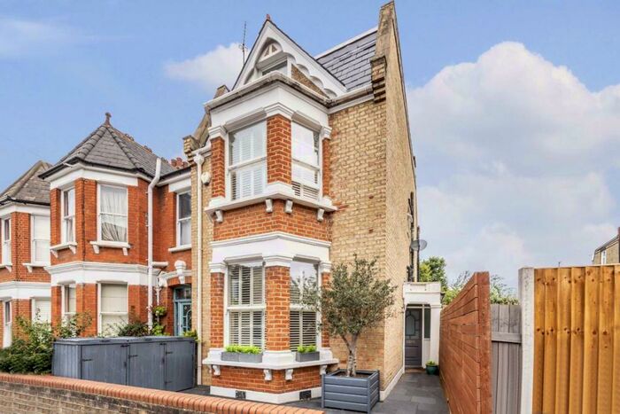 4 Bedroom House To Rent In Barnard Hill, London, N10