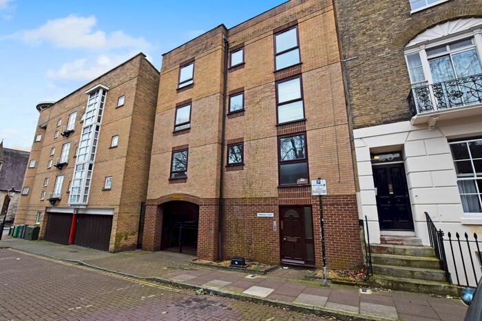 1 Bedroom Flat To Rent In Emmerdale Court, Southampton, Hampshire, SO14