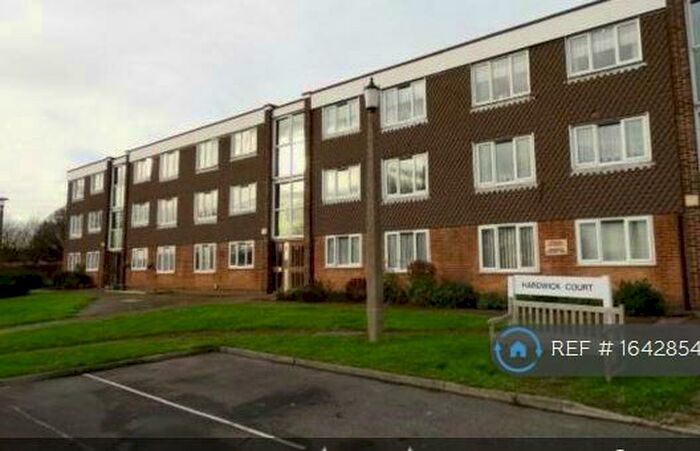 1 Bedroom Flat To Rent In Burr Hill Chase, Southend-On-Sea, SS2